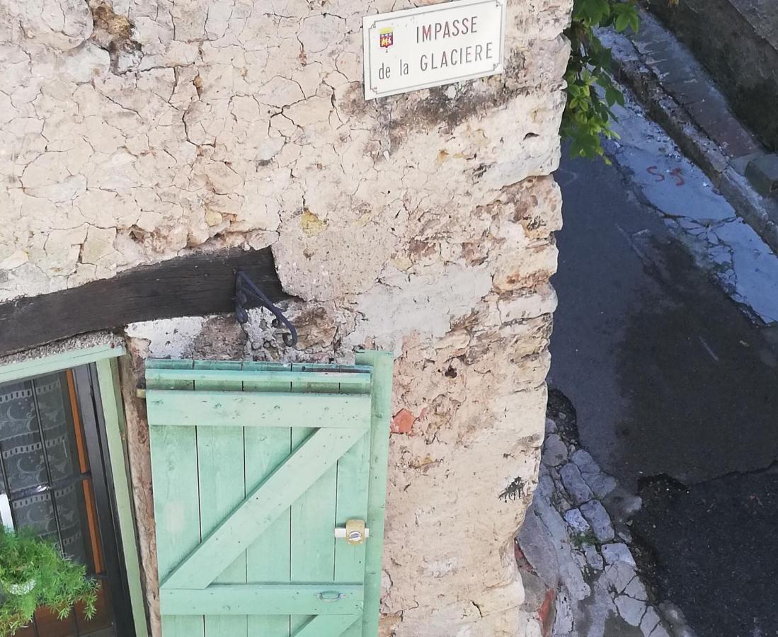 Joli Appartement Au Coeur Du Village Lorgues Dış mekan fotoğraf